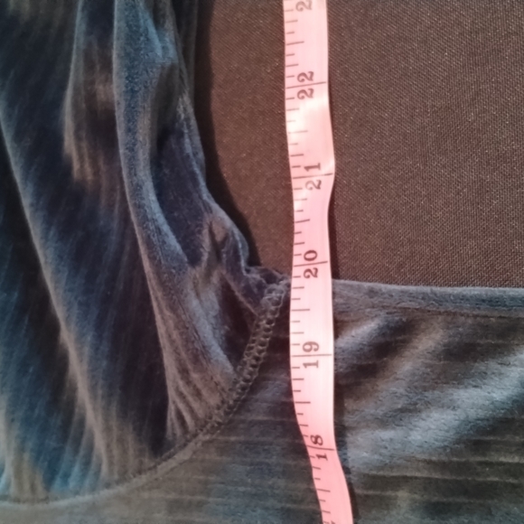 SJB Sport Woman's turtle neck long sleeve Shirt ribbed Small/petite Green - Picture 7 of 12